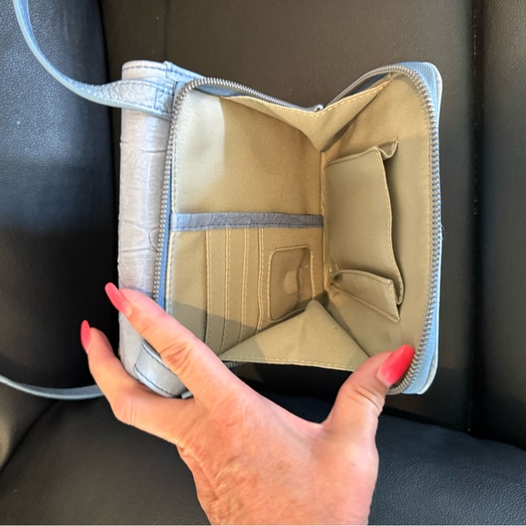 Blue Crossbody Bag by American Leather Co NWOT - Picture 4 of 13